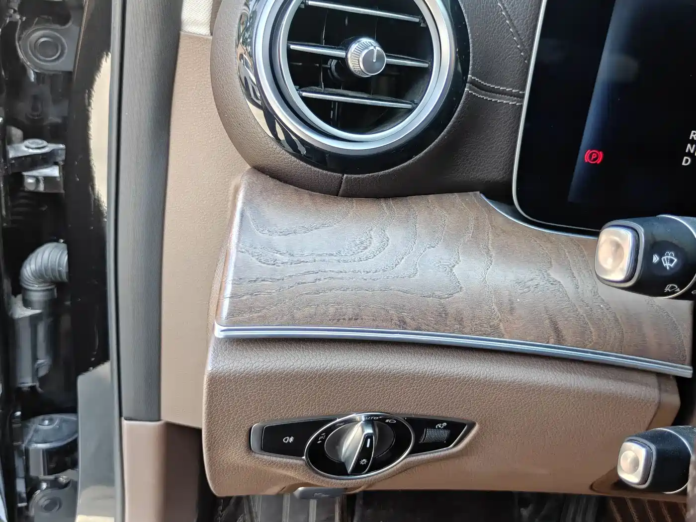 Mercedes-Benz E-Class 2016 E 200 L фото 7