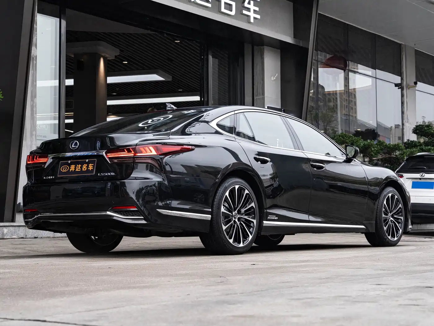 Lexus LS 2022 2021 500h Executive Edition