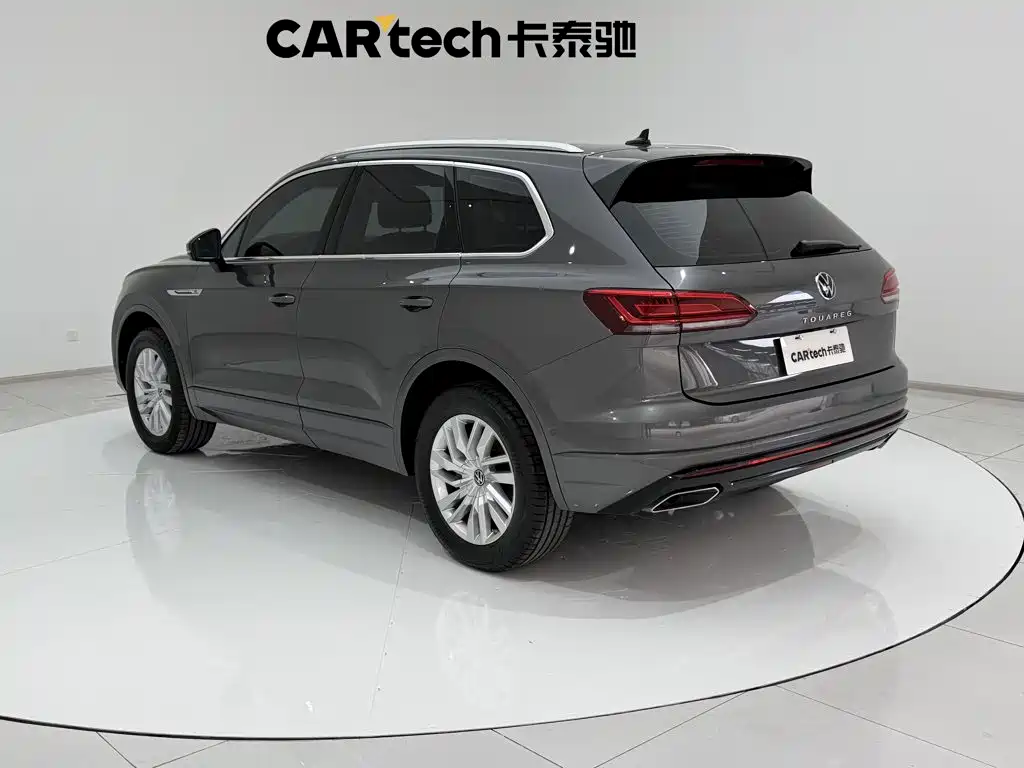 Фото 7 - Volkswagen Touareg