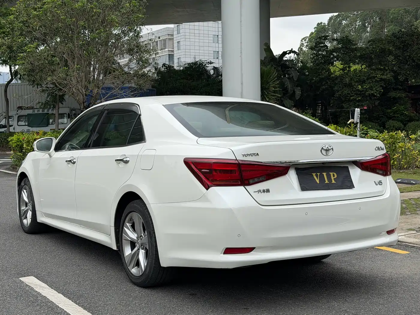 Toyota Crown 2015 2.5L Fashion Limited Edition фото 9