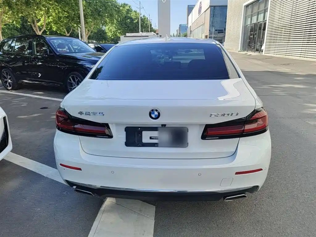 BMW 5-SERIES