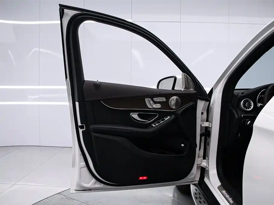 Mercedes-Benz GLC 2022 Facelift GLC 300 L 4MATIC Dynamic Collector's Edition фото 11
