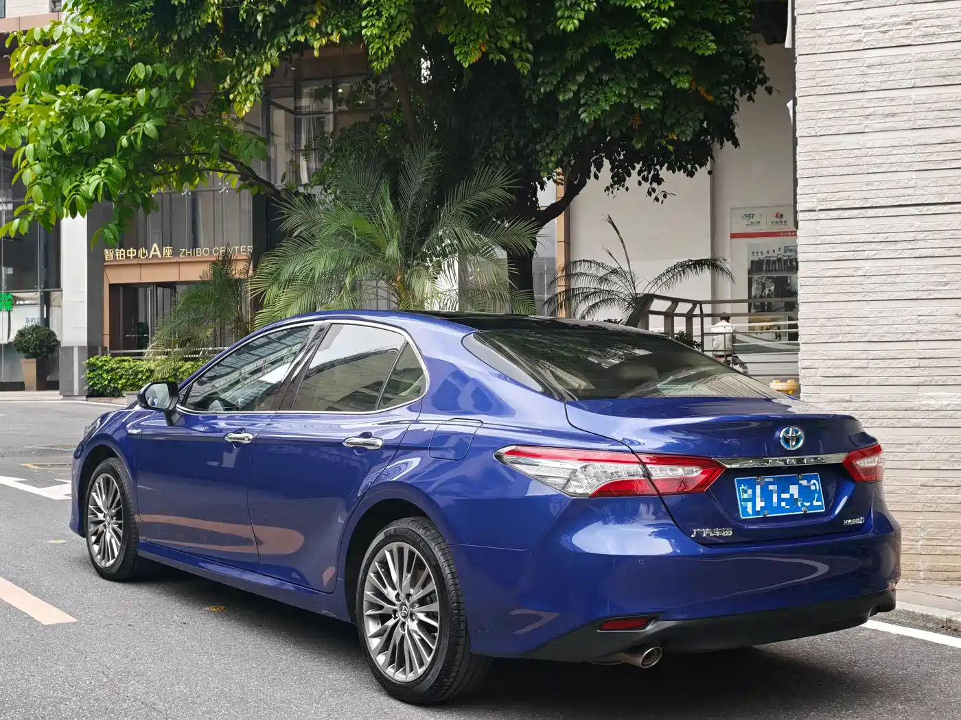 Toyota Camry 2019 Hybrid 2.5HG Luxury Edition China V фото 4