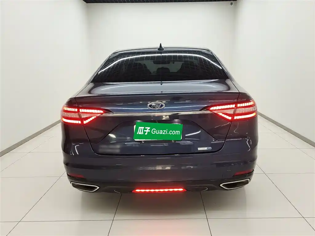 FORD TAURUS