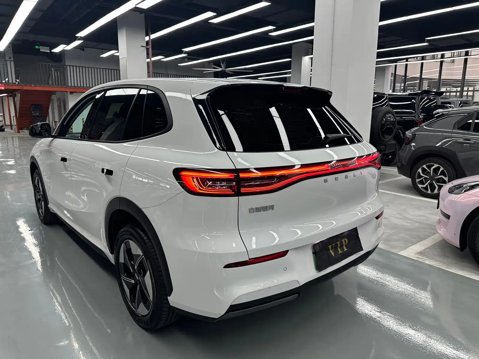 Фото 18 - Geely Galaxy Galaxy E5