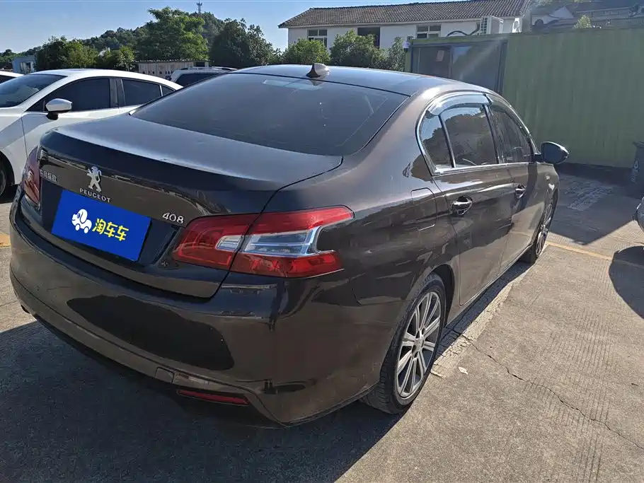 Peugeot 408 2015 Model 1.2T Automatic Luxury Edition фото 3