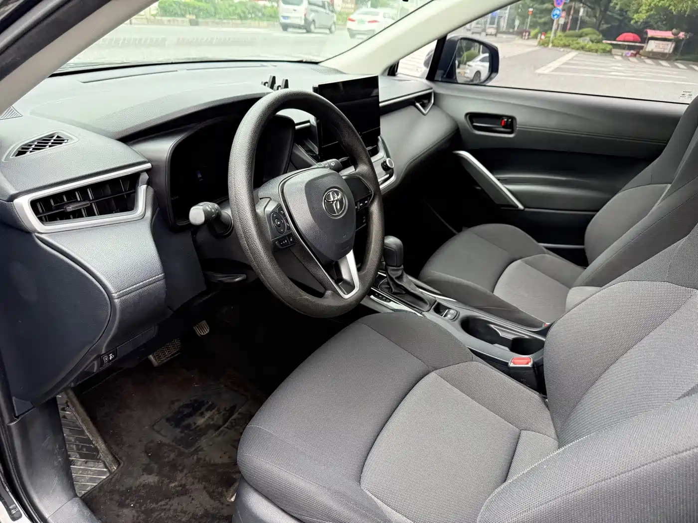 Toyota Frontlander 2024 2.0L CVT Elite Edition фото 8