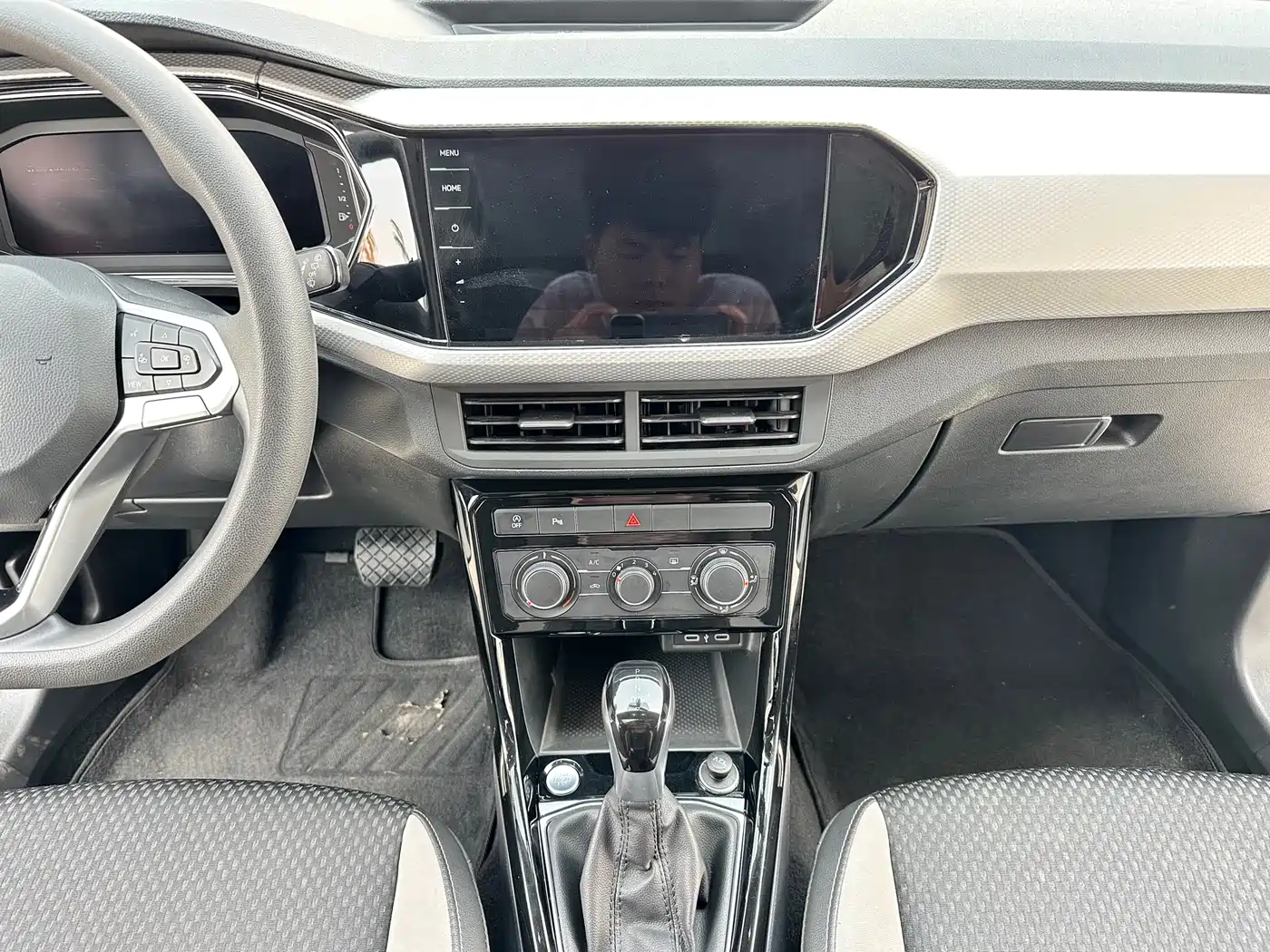 Volkswagen Tanying 2021 1.5L Automatic Smart Connect Edition фото 15
