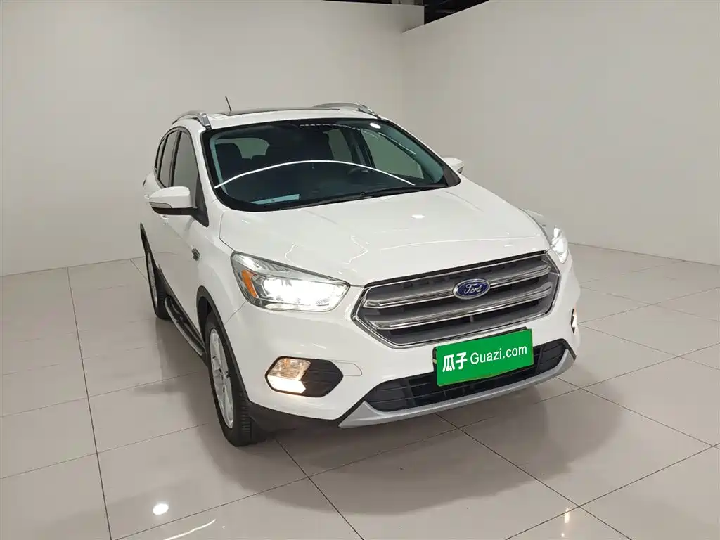 Фото 4 - Ford Kuga