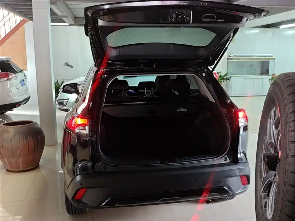 Toyota Corolla Cross 2023 2.0L Elite Edition фото 19