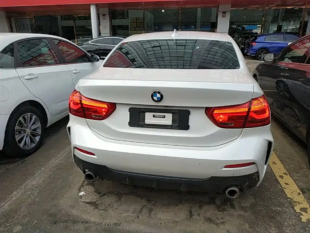 BMW 1 Series 2019 120i Leading M Sport Package фото 6