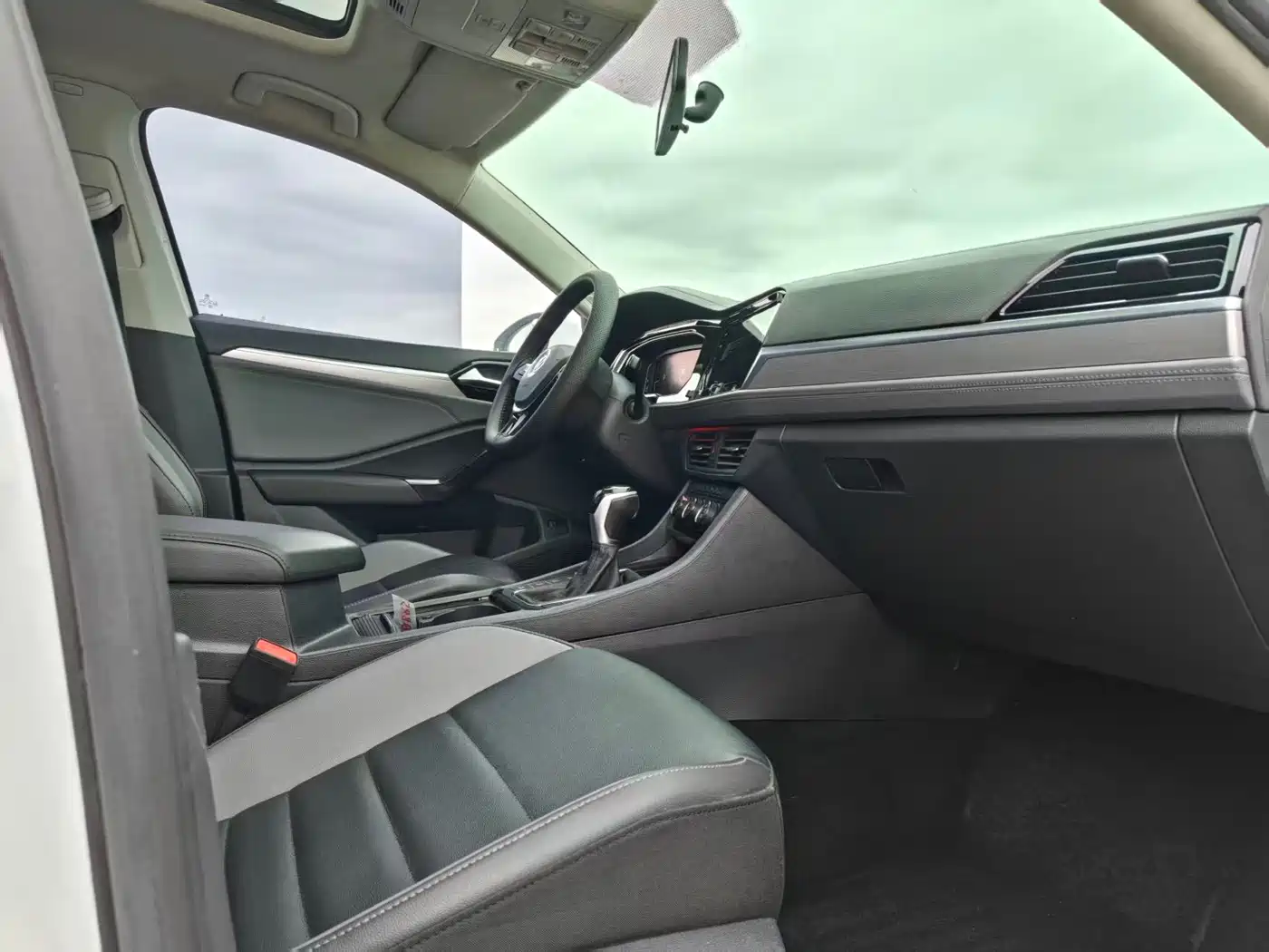 Volkswagen Sagitar 2021 280TSI DSG Comfort Smart Connect Edition фото 7