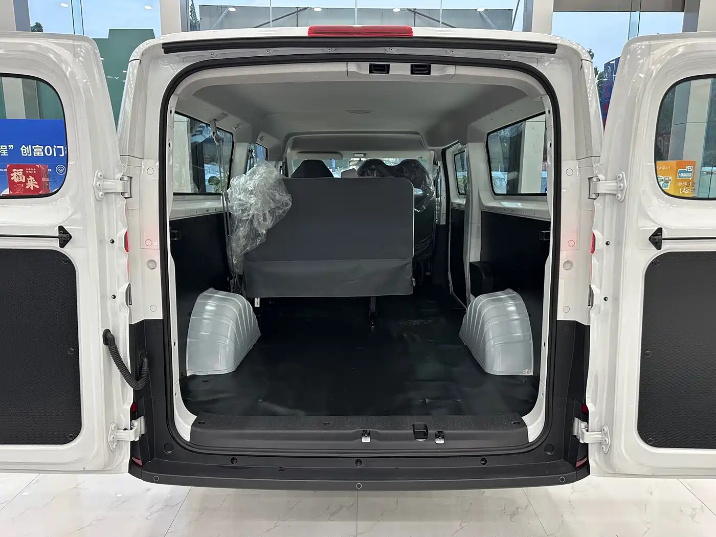SAIC Maxus Dana V1L фото 16