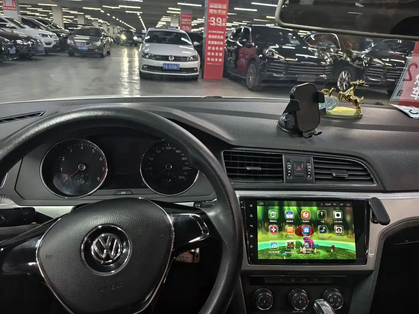 Volkswagen Lamando 2017 230TSI DSG Trend Edition фото 11