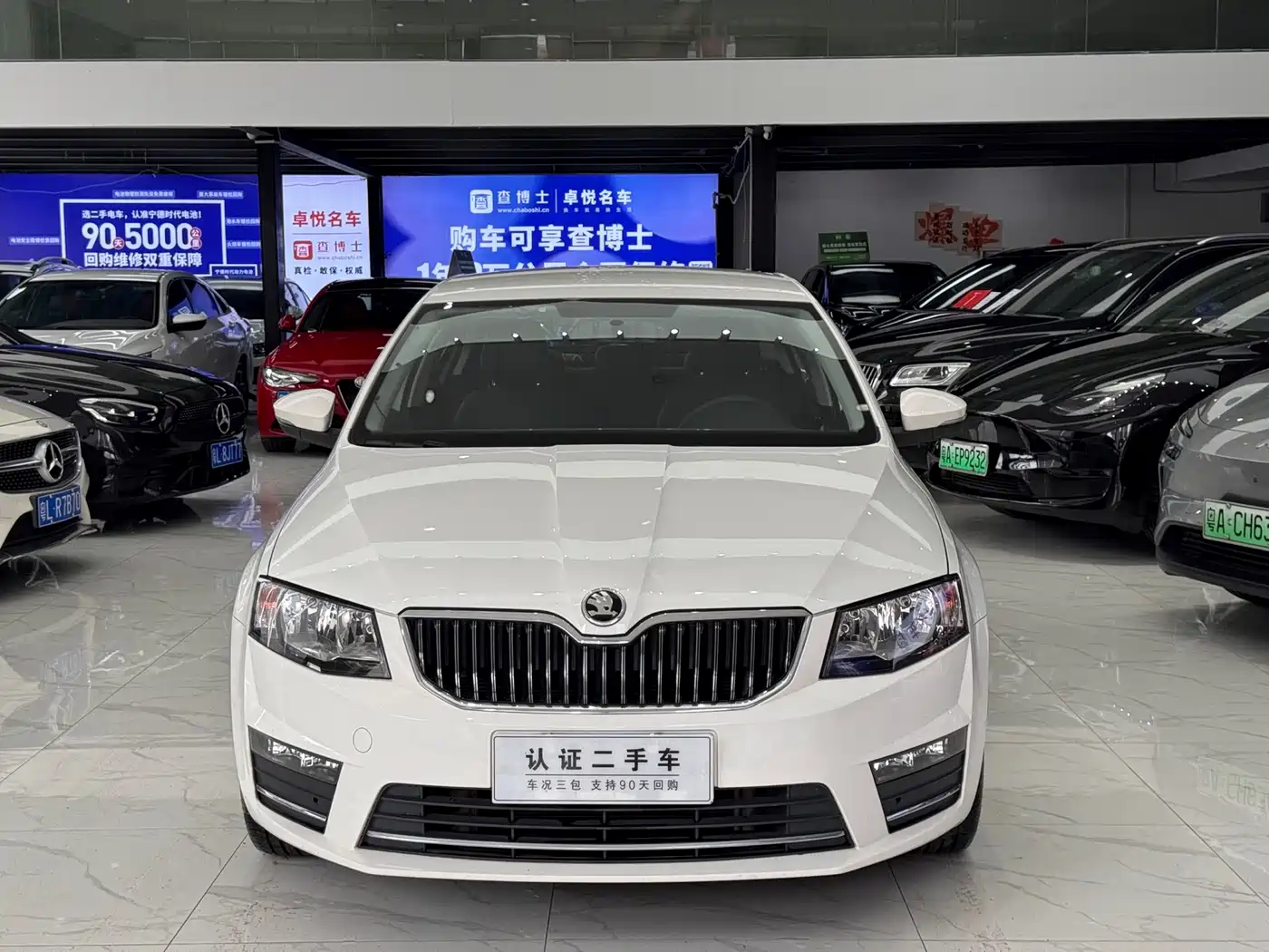 Škoda Octavia 2017 1.6L Automatic Pioneer Edition фото 16
