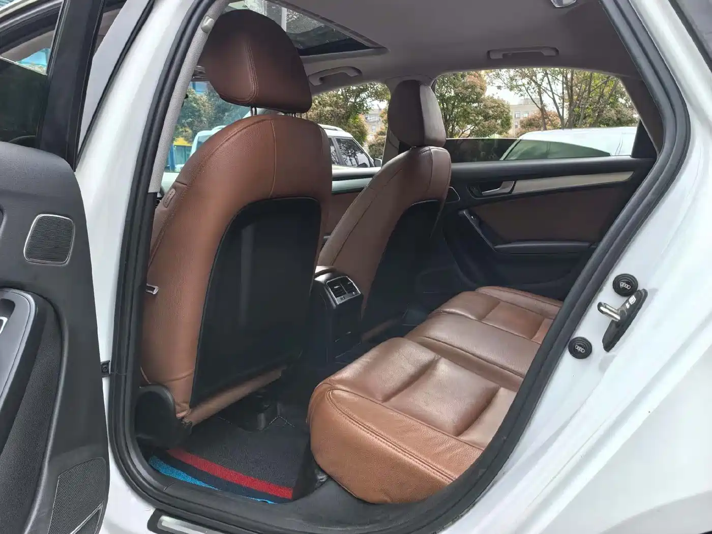 Audi A4L 2015 35 TFSI Auto Luxury фото 8