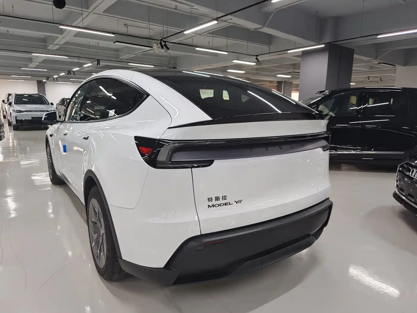 Tesla Model Y L 2026 2025 Facelift Long Range AWD