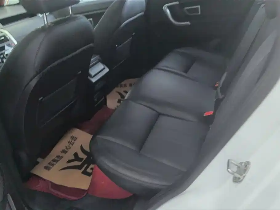 Land Rover Discovery Sport 2018 240PS SE Edition фото 10
