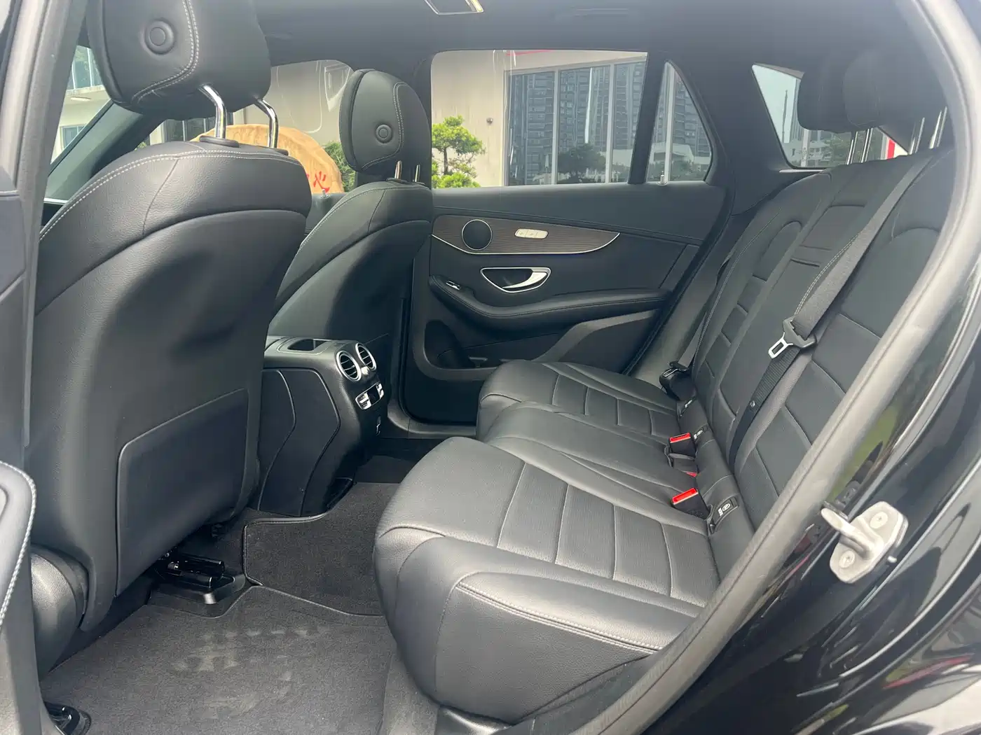 Mercedes-Benz GLC 2022 Facelift GLC 300 L 4MATIC Dynamic Collector's Edition фото 6