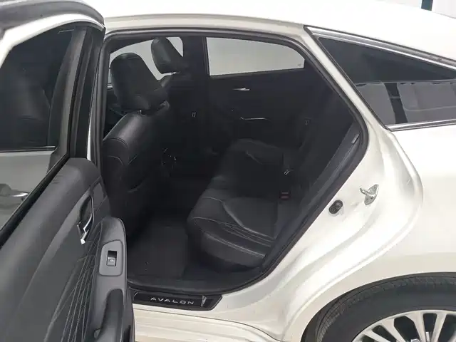 Toyota Avalon 2019 Hybrid 2.5L XLE Premium Edition China V фото 13