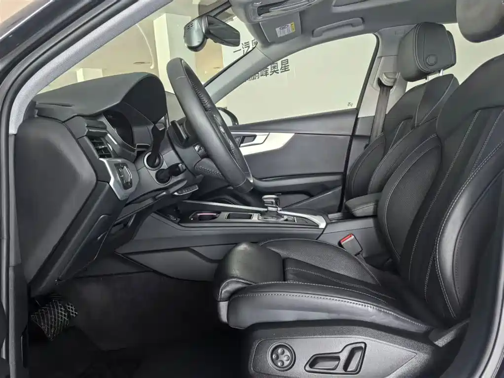 Audi A4L 2020 40 TFSI Luxury Dynamic фото 9