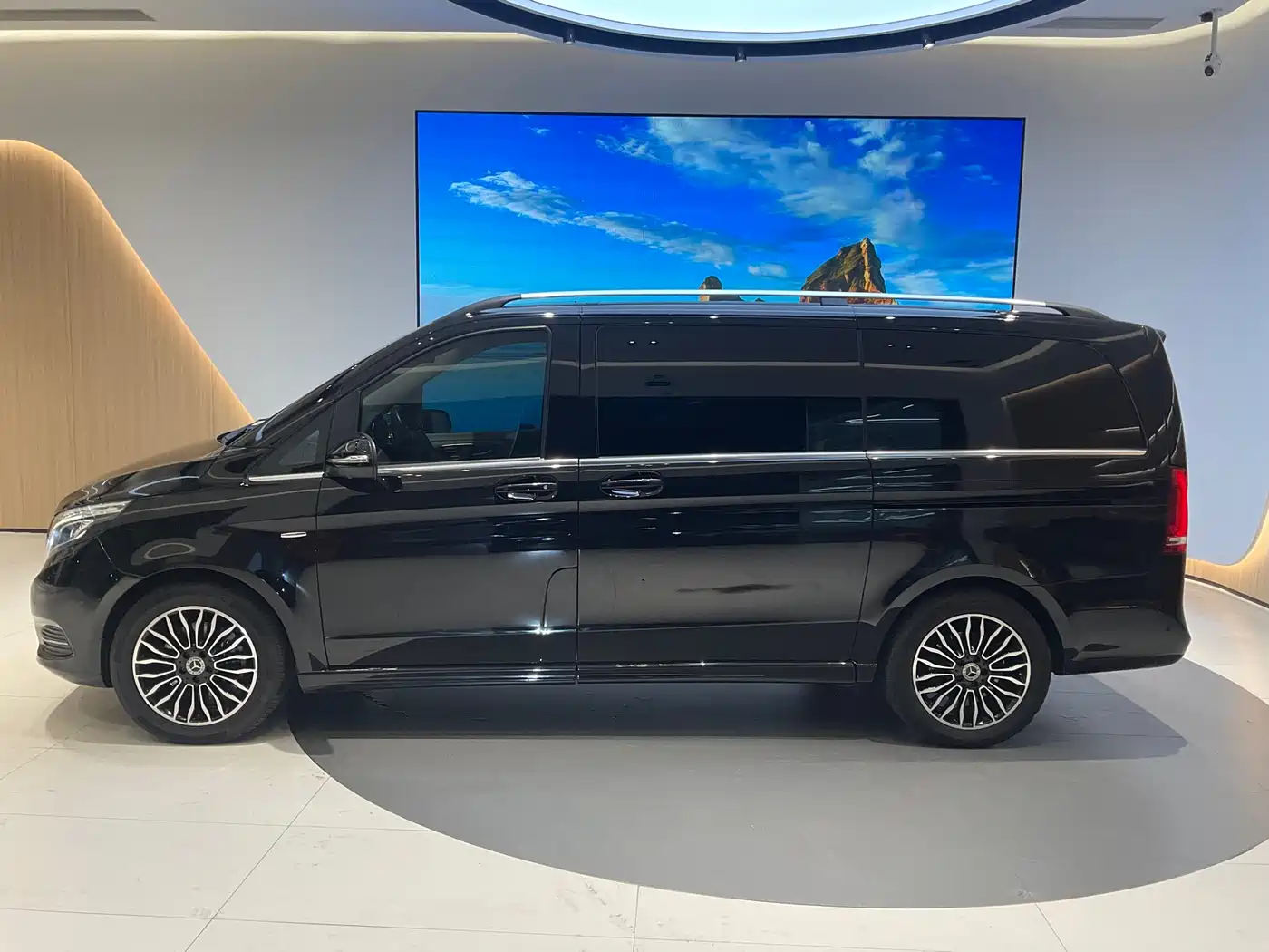 Mercedes-Benz V-Class 2018 V 260 Premium Edition China VI фото 4