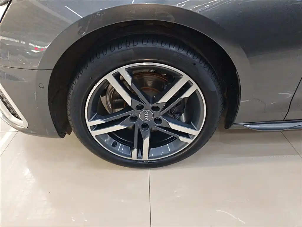 Audi A4L 2020 40 TFSI Luxury Dynamic фото 23