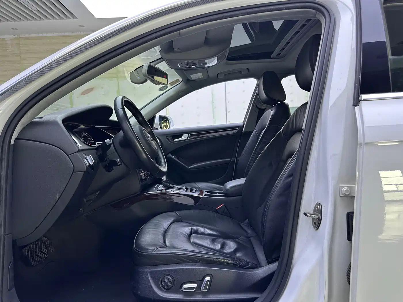 Audi A4L 2016 35 TFSI Collector's Edition S line Comfort фото 8