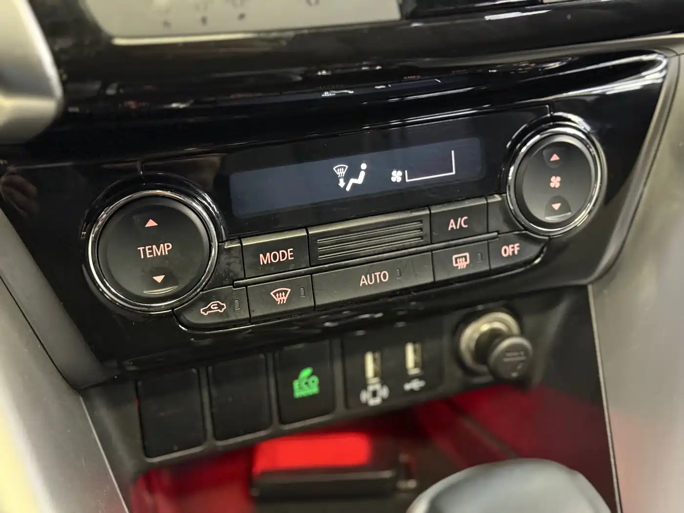 Mitsubishi Eclipse Cross 2021 1.5T CVT 4WD Passion Edition фото 10