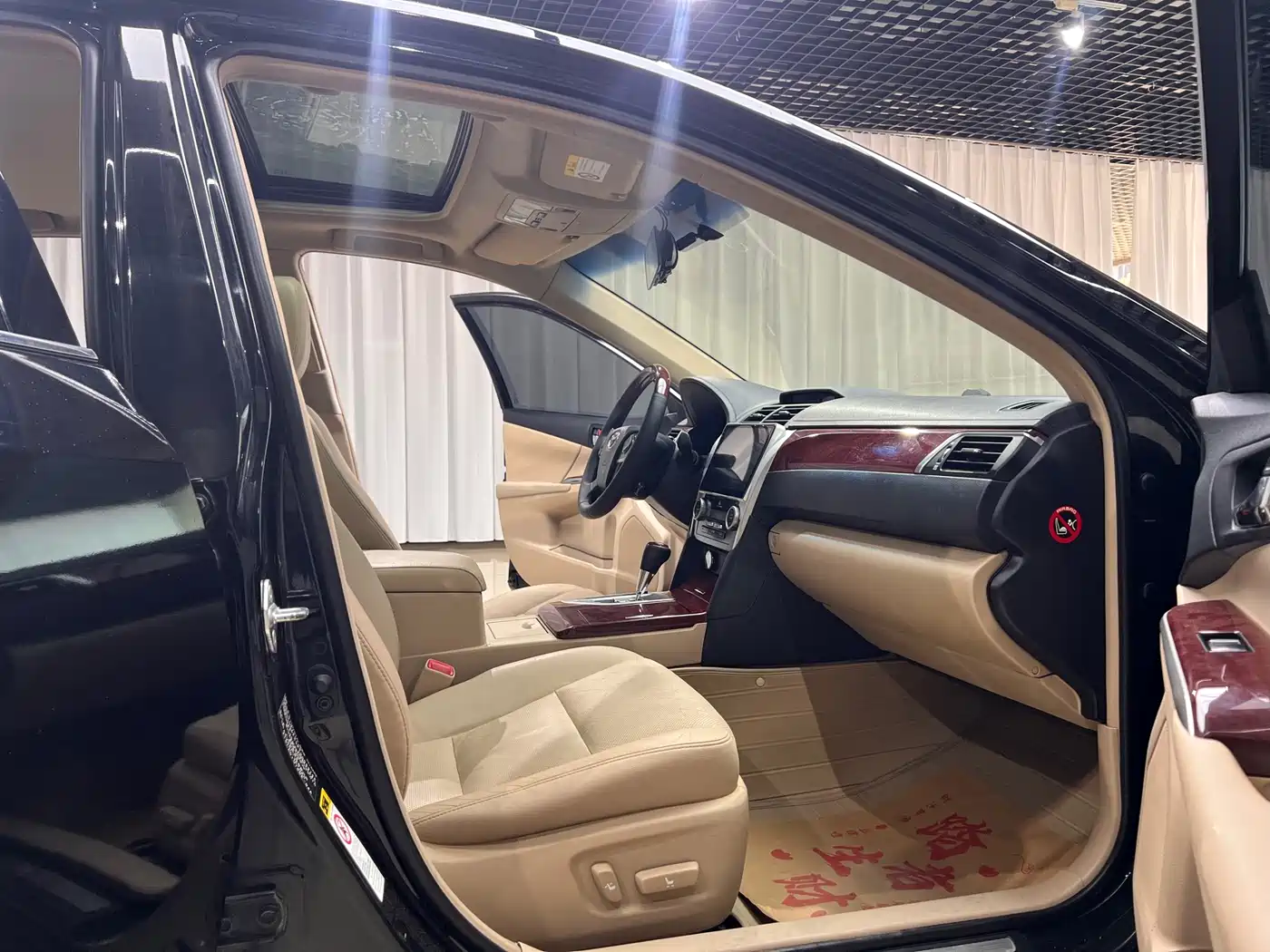 Toyota Camry 2012 2.5G Luxury Edition фото 14