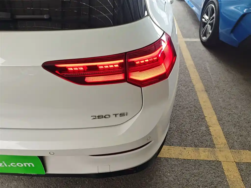 Volkswagen Golf 2023 Facelift 280TSI DSG R-Line Lite фото 8