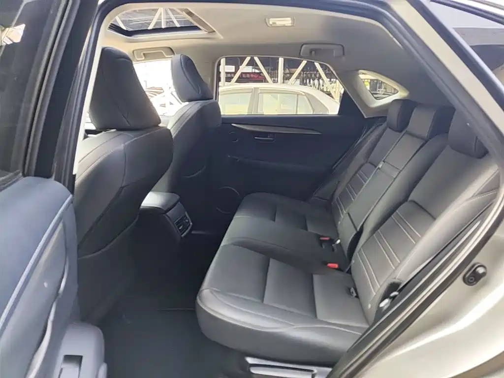 Lexus NX 2015 200t AWD F Sport фото 17
