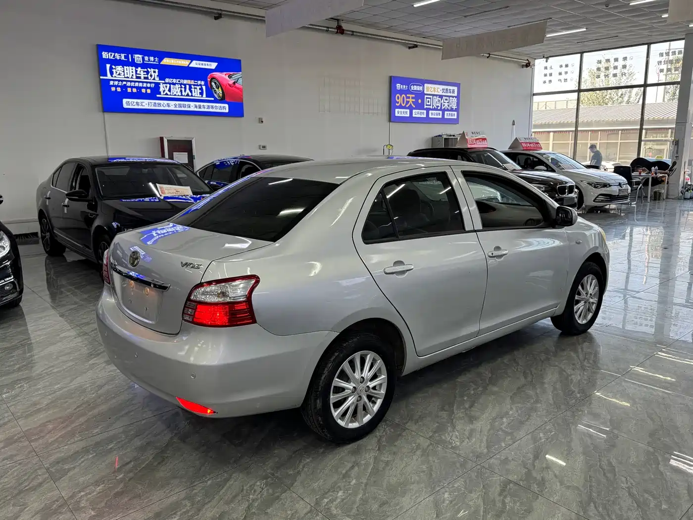 Toyota Vios 2010 1.3L GL-i MT фото 7