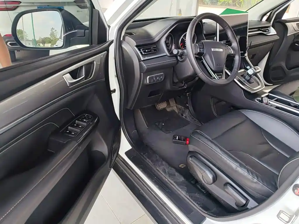 Haval M6 2024 2023 PLUS 1.5T DCT Luxury Smart Connect