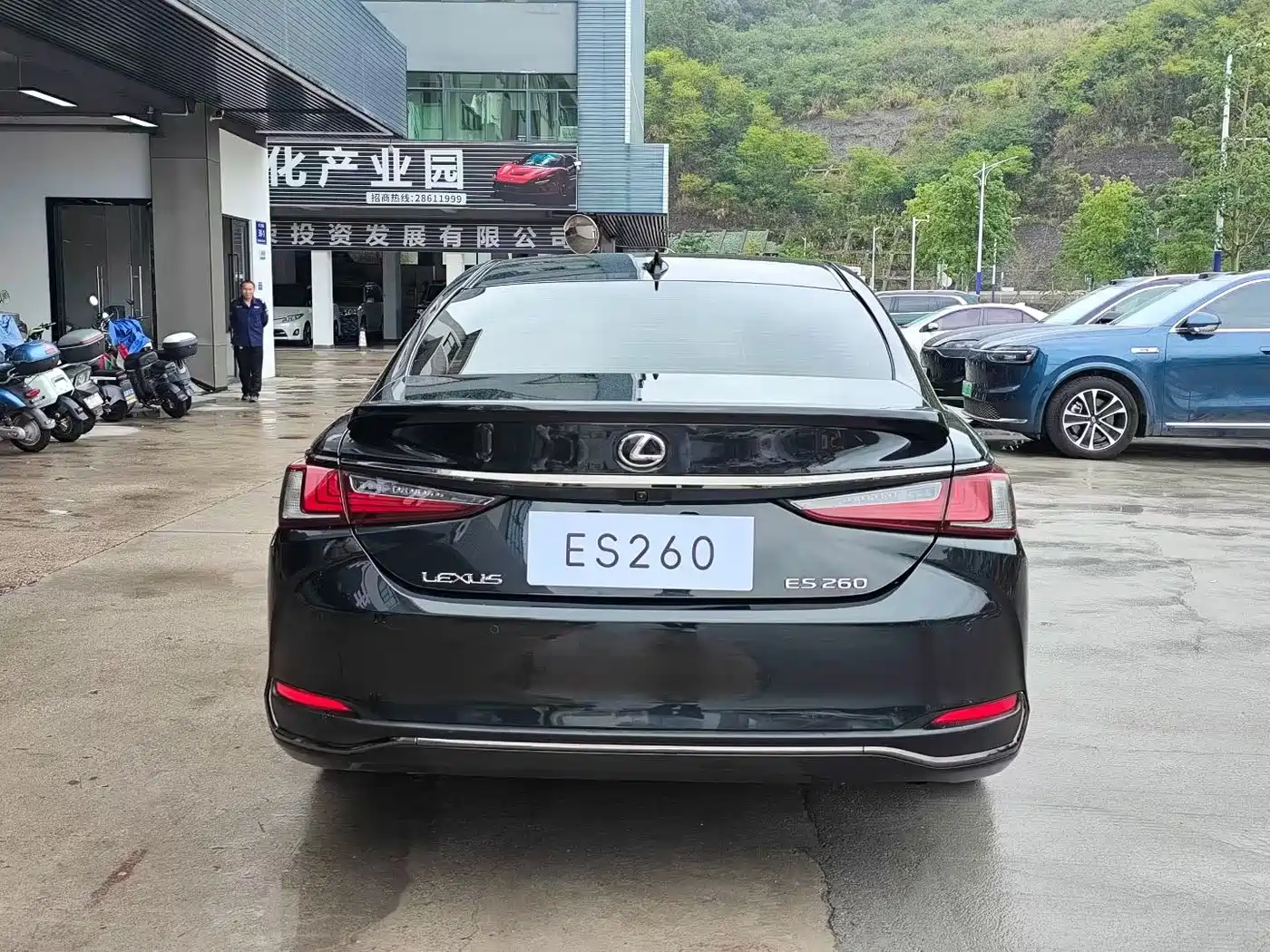 Lexus ES 2023 260 F SPORT фото 8