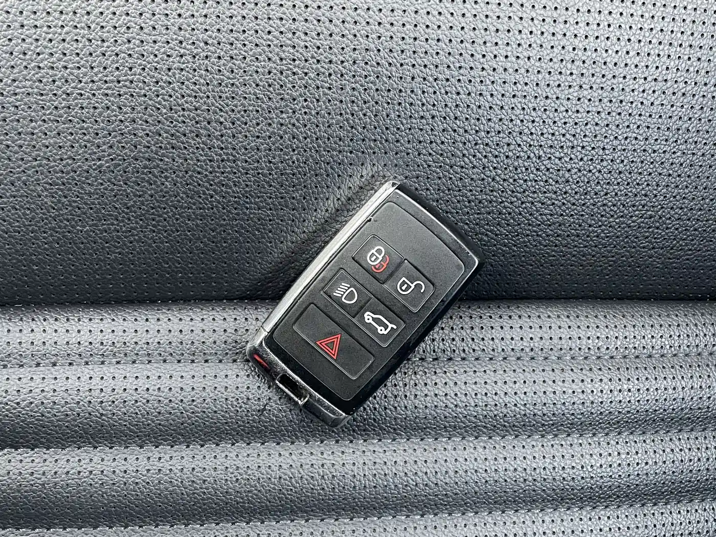 Land Rover Discovery Sport 2022 Model 249PS R-Dynamic S Performance Edition 5-Seater фото 20
