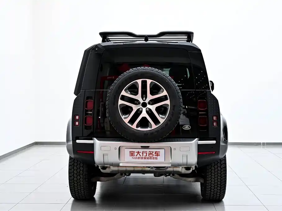 Land Rover Defender 2024 110 3.0T P400 Dark Special Edition фото 8
