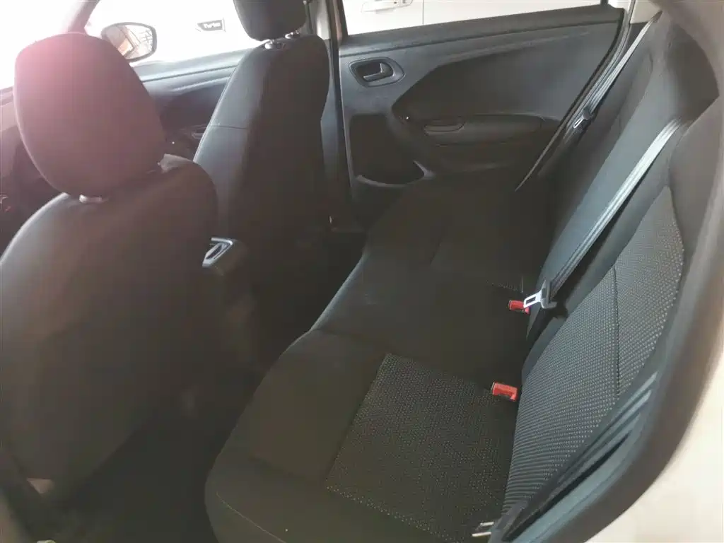 Peugeot 301 2018 1.6L Manual Comfort Edition фото 13