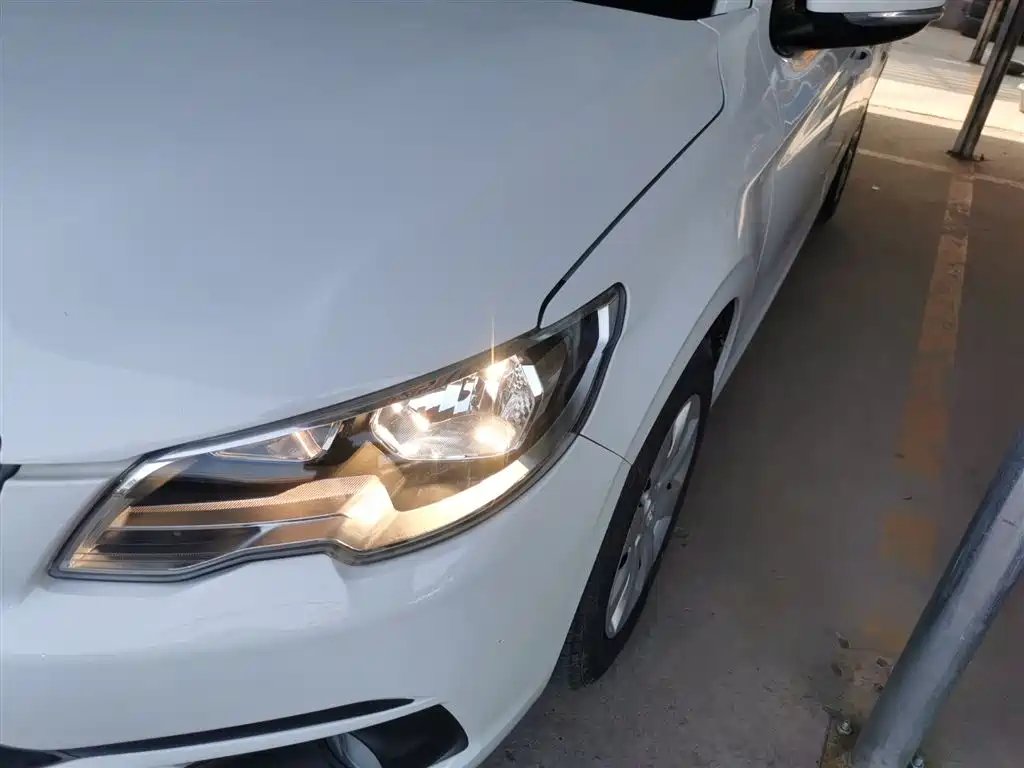 Peugeot 301 2018 1.6L Manual Comfort Edition фото 18
