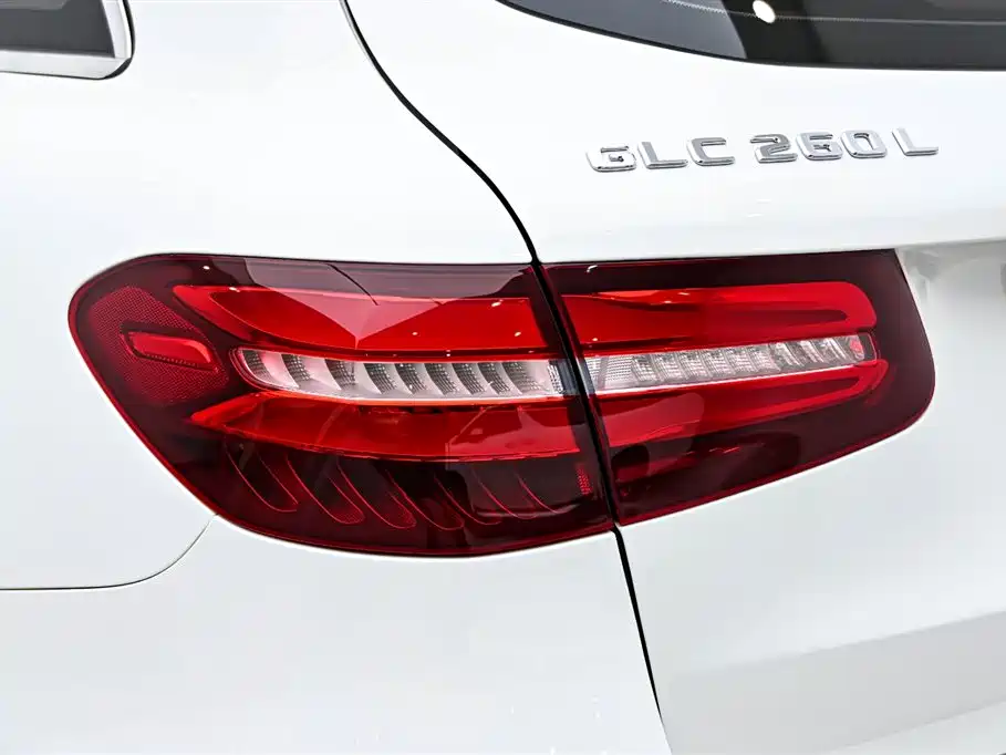 Mercedes-Benz GLC 2019 Facelift GLC 260 L 4MATIC Luxury фото 10