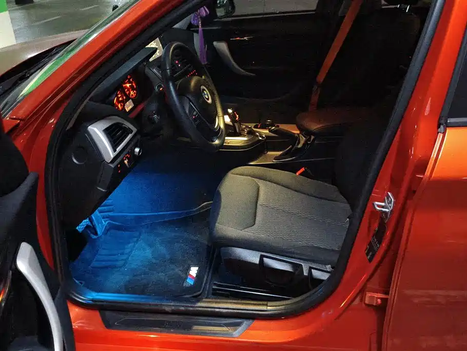 BMW 1 Series (Import) 2016 118i Leading фото 9