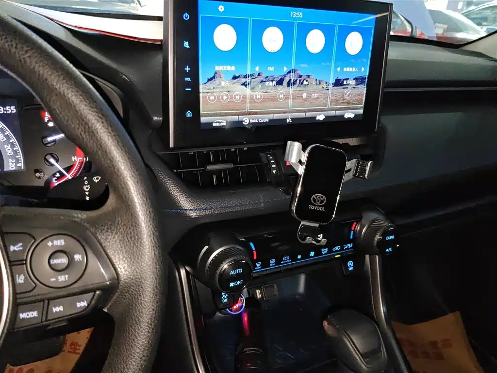 Toyota Wildlander 2020 2.0L CVT 2WD Tech Edition фото 13