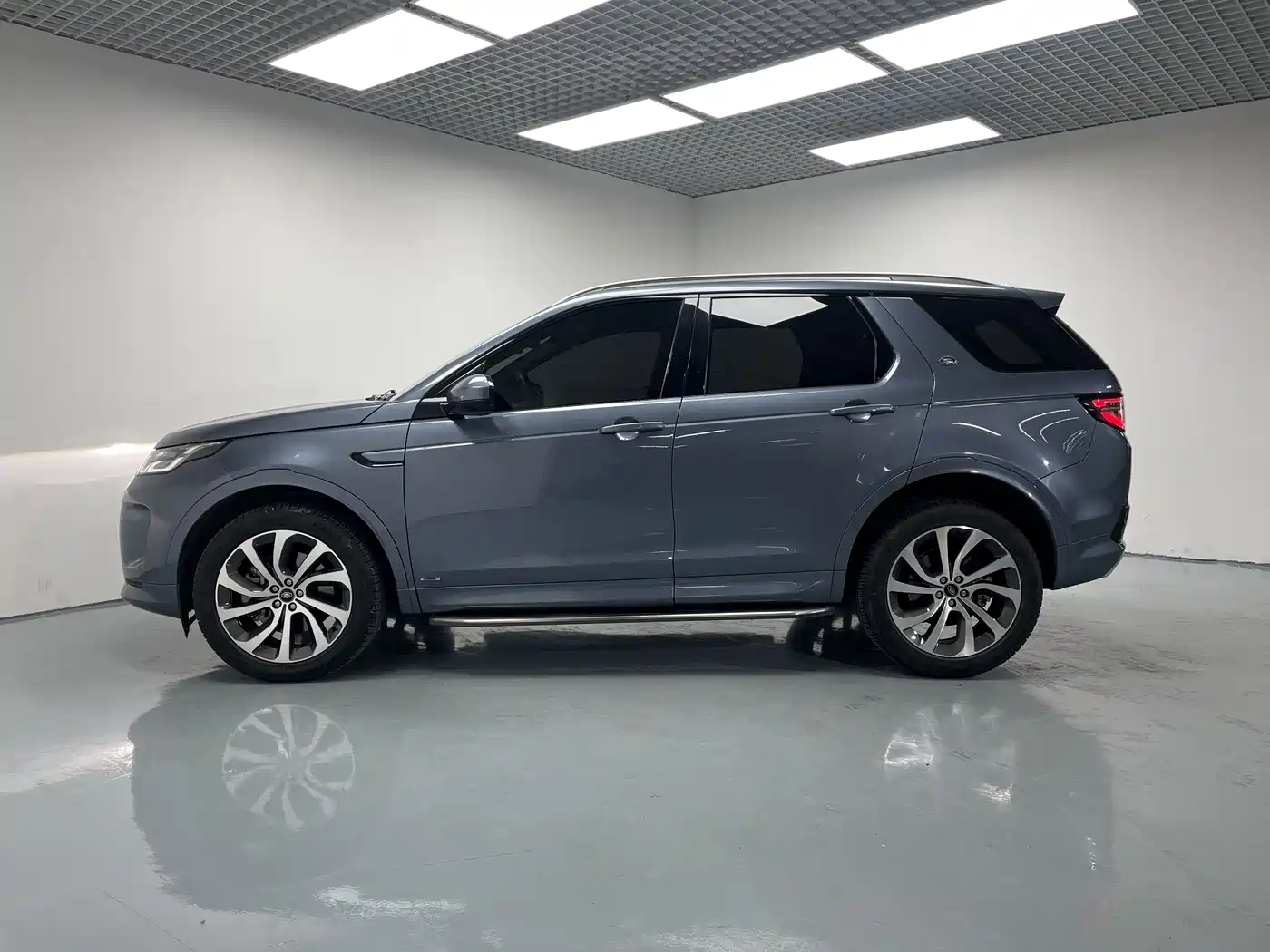 Land Rover Discovery Sport 2022 Model 249PS R-Dynamic S Performance Edition 5-Seater фото 7