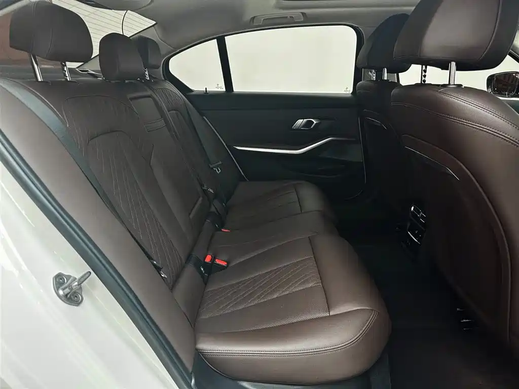 BMW 3 Series 2023 320Li M Sport Package фото 23