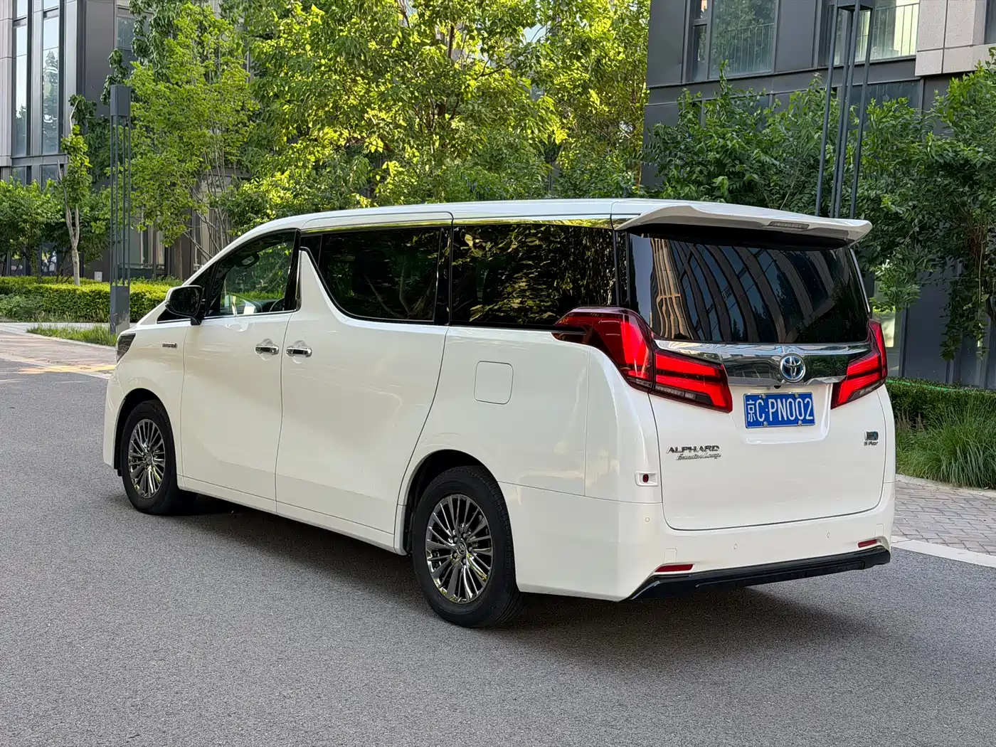 Toyota Alphard 2020 Hybrid 2.5L Premium Edition фото 6