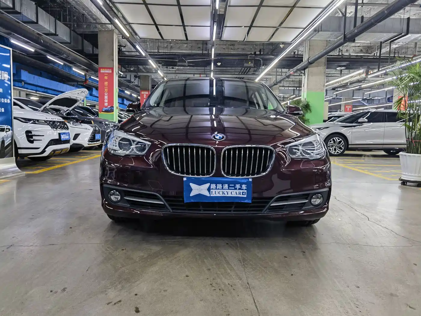 BMW 5 Series GT 2015 528i Leading фото 2