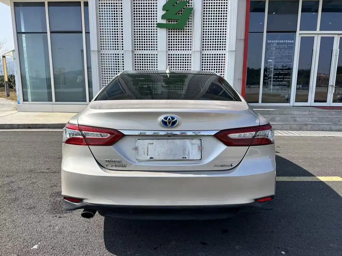 Toyota Camry 2018 Hybrid 2.5HG Luxury Edition фото 28