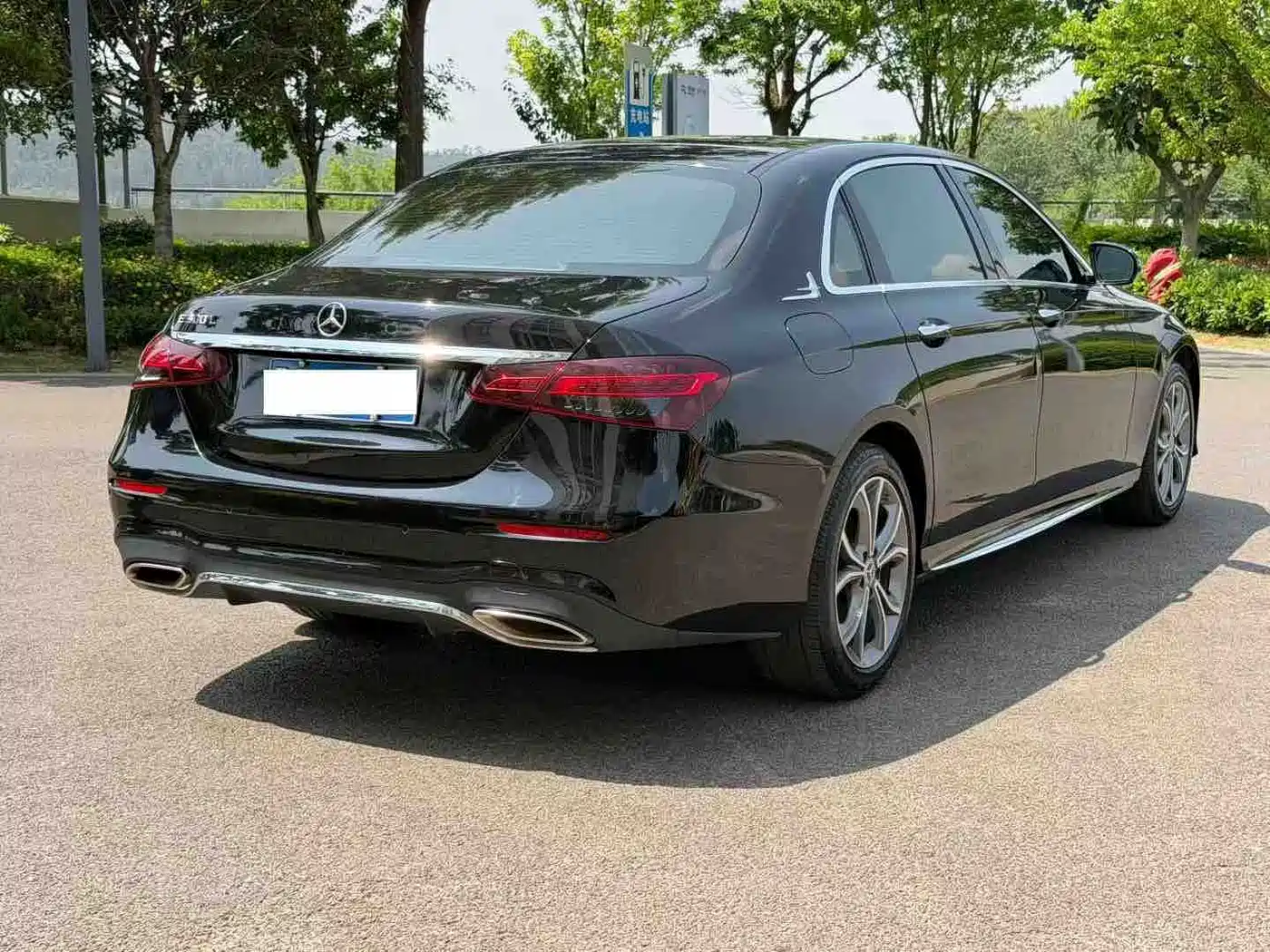 Фото 4 - Mercedes-Benz E-Class