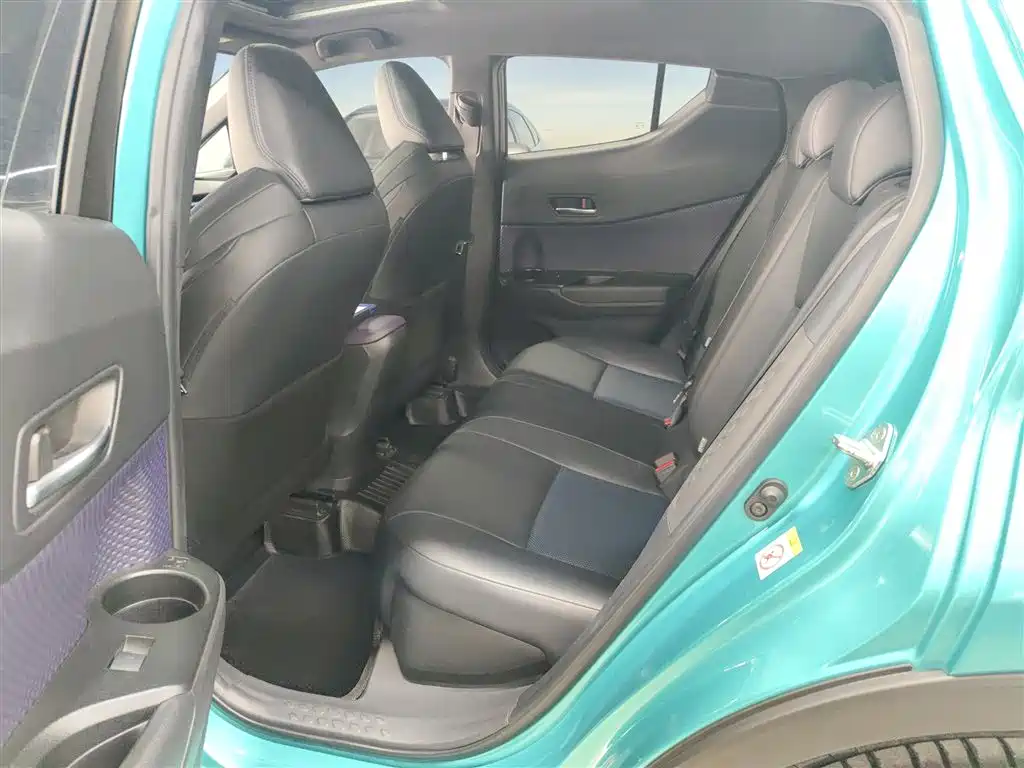 Toyota C-HR 2020 Model 2.0L Luxury фото 13
