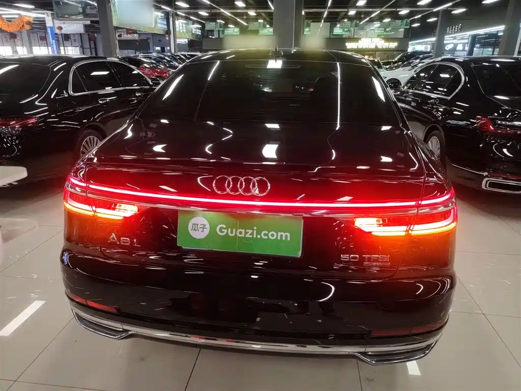 AUDI A8